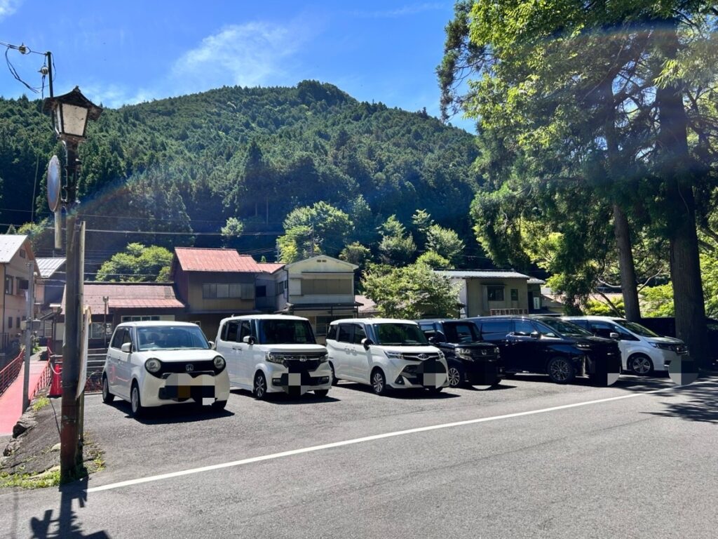 面不動鍾乳洞の駐車場